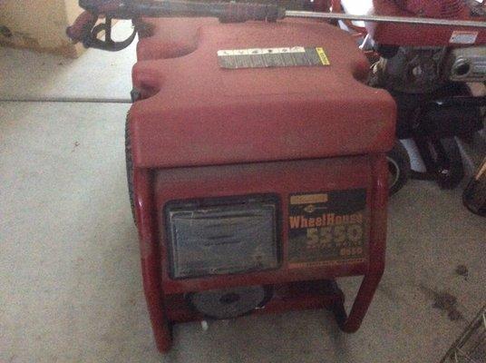 WheelHouse 5550 generator, Briggs $ Stratton motor