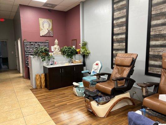 Nail color selection and spa massage chairs