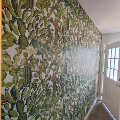 Exquisite wallpaper installation (wallpaper hanging) job