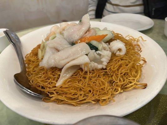 K18. Pan Fried Egg Noodle with Seafood