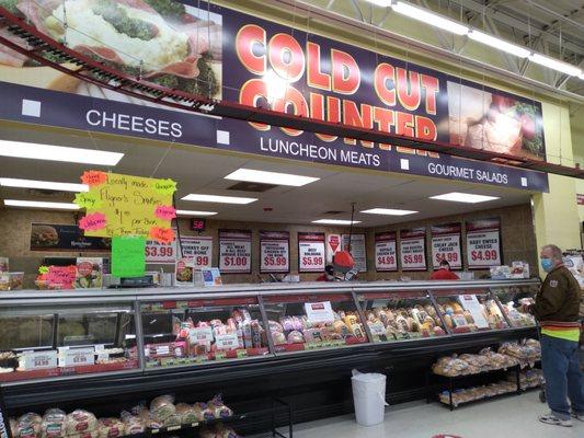 Great deals on delicious deli foods!