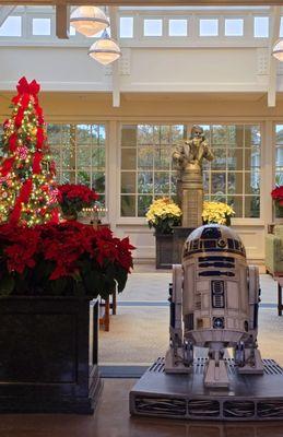 a peak inside the Lucasfilm lobby