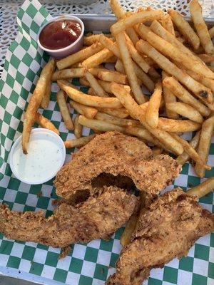 Hand breaded chicken tenders + ranch