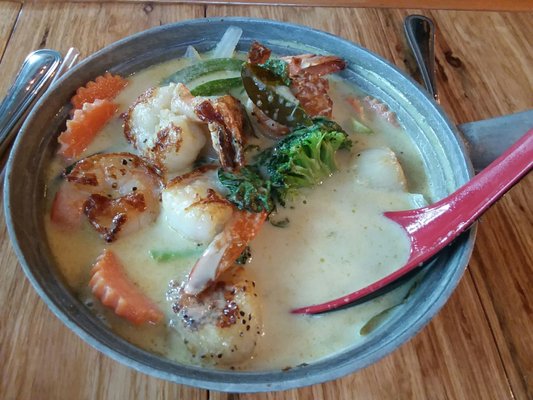 Fabulous build your own bowl...seafood, Udon, amazing green curry sauce