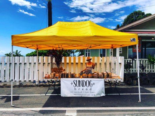 Pop-up bakery stand in Holualoa Village