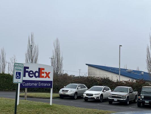 FedEx Ship Center