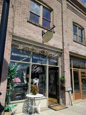 Adorable gift shop in Historical Oak Harbor!