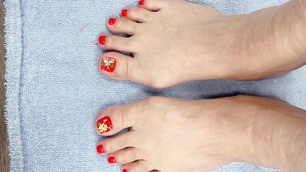 Lunar New Year toe nails