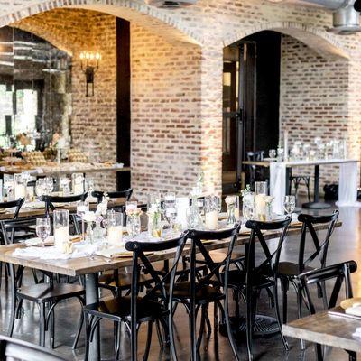 The brick arches create a beautiful, textured backdrop for your reception in the End Gedi Main Hall.