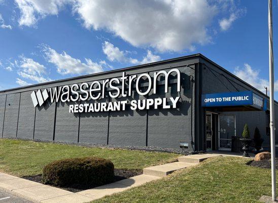 Wasserstrom's commercial foodservice equipment and supply store. Open to the public!