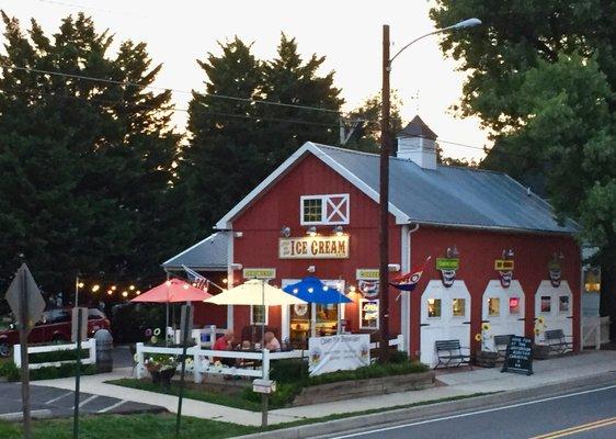 Summer evenings at the Barn are fun!