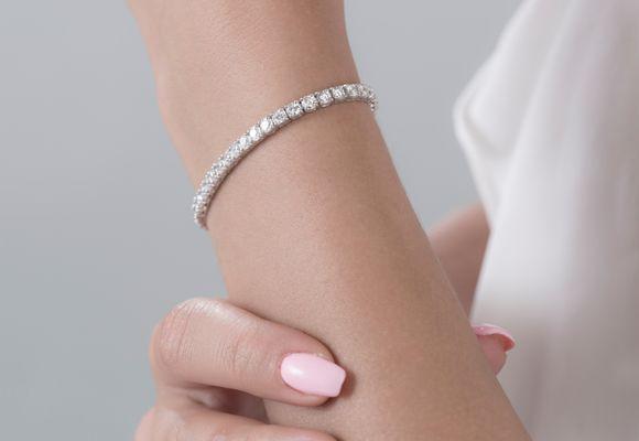 Diamond tennis bracelet