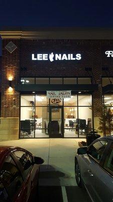 Lee nails 's pictures