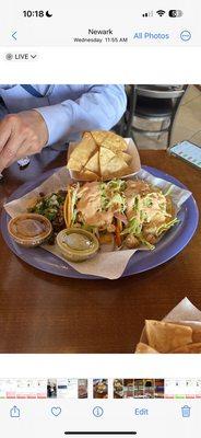 Awesome fish tacos and 1 steak taco.