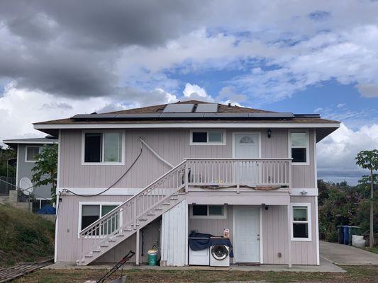 HawaiiSplitAc.com 5 290w Hyundai solar panels with 10kw Tabuchi Battery Package installed 11/22/19