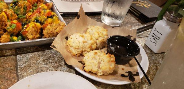 Complimentary country sweet biscuit thingies