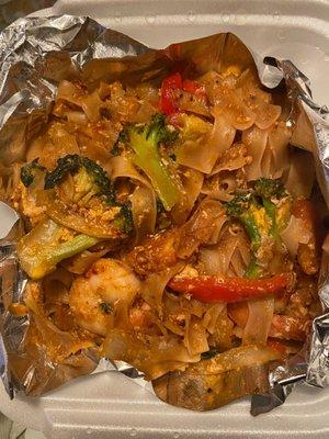 Drunken noodles with shrimp