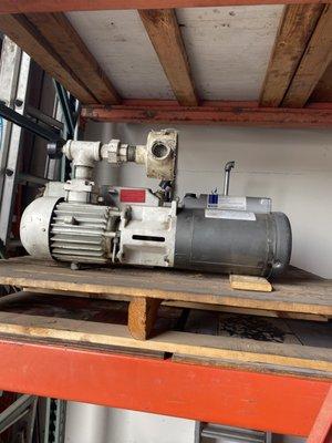 2 HP Vacuum Pump Rental Single Shift  Weekly Price $150