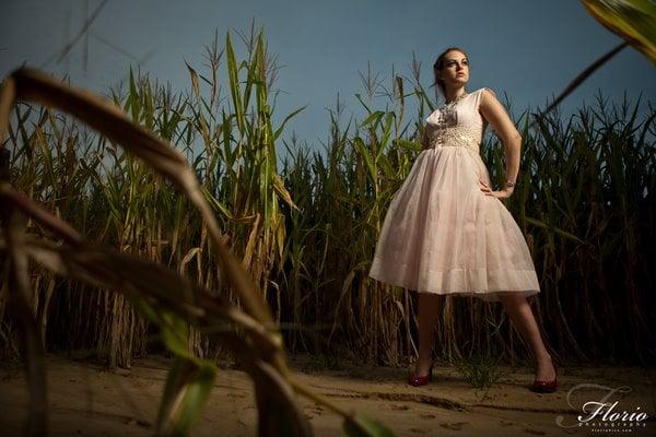 Wearing 190s Prom Dress from Dolly's; Photographer: Chris Florio