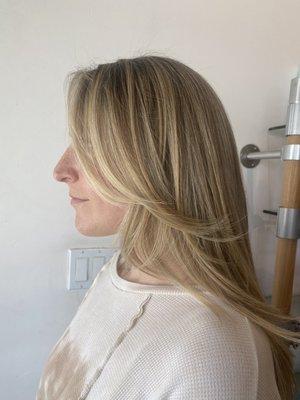 Beachy highlight/balayage by Linda