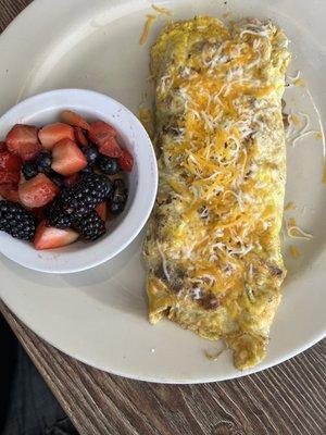 Omelette with fruit