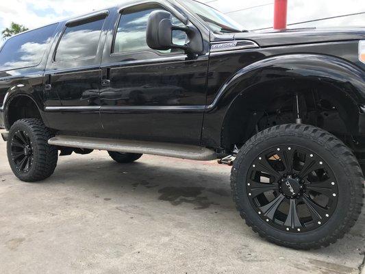 Lifted truck ford