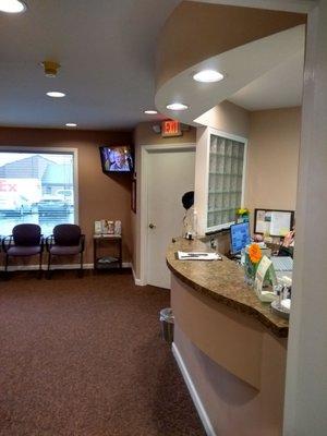 Lobby & check-in/check-out counter @ftthonas #daderrand #dentistappointment @fortthomasfamilydentistry