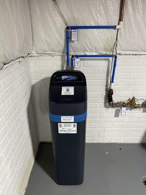 City Water Softener. This helps remove hard water, iron stains and chlorine taste/smell from the water!