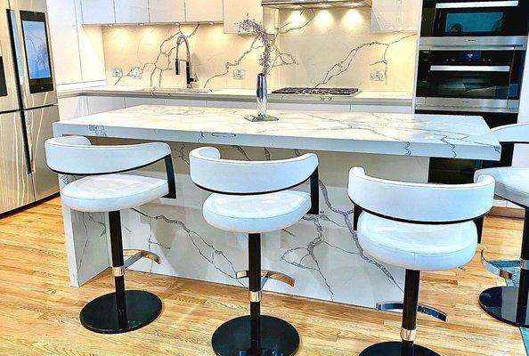 Contemporary design -Statuary quartz - kitchen area