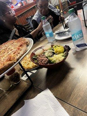 Five - O Salad & Pizza