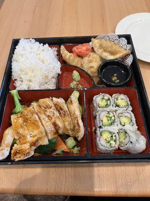 Chicken bento box with Gyoza