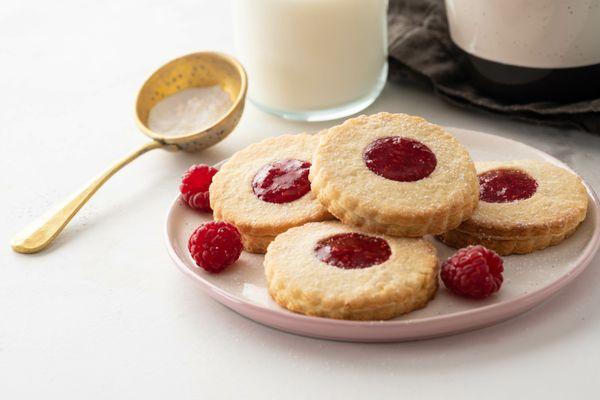 Linzer Tarts