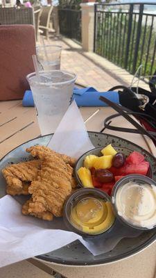 Chicken tenders & fruit