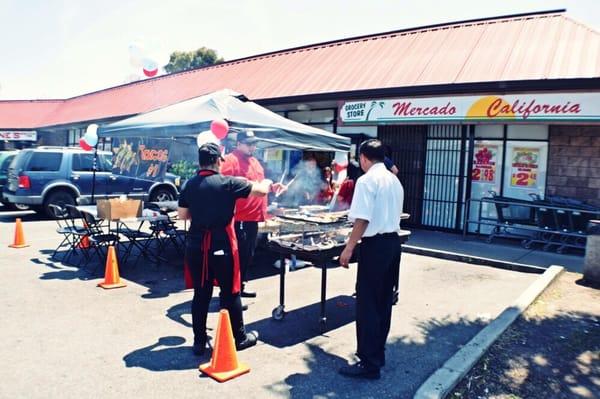 Gran Celebración de Memorial Day, en Mercado California !