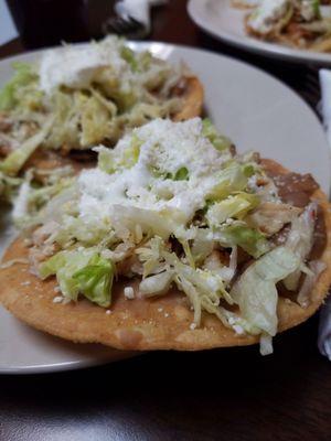 Pollo tostadas