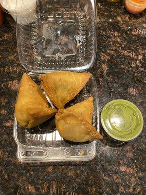 Vegetable samosas