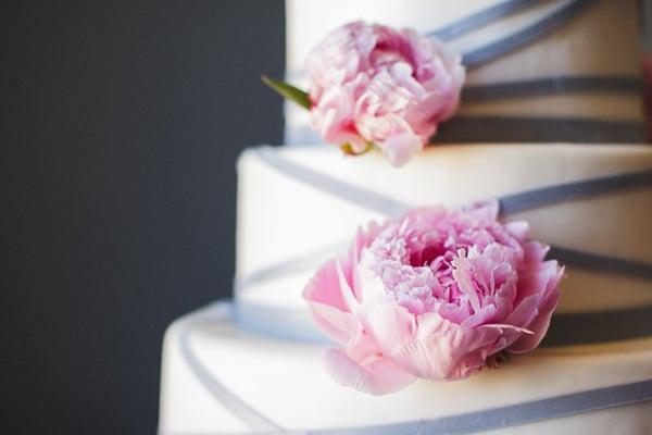 Cake by Bijan, topped by perfect peonies thanks to Jeeryn.