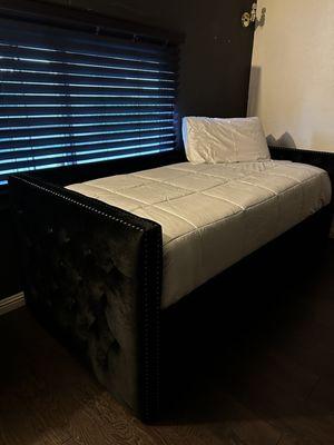 Beautiful bed mattress is so comfortable.