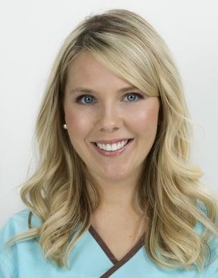 Jackie is our truly dedicated and passionate hygienist.  She enjoys getting to know her patients & helping improve their health!