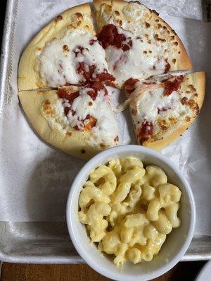 Kids pizza with Mac n cheese