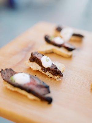 Cocktail hour - Steak Crostini