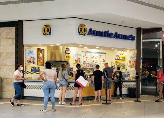 Mall Storefront for Auntie Anne's Ann Arbor