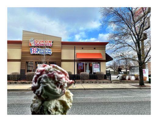 Nice Day in Chicago! Perfect Ice Cream Treat Strawberry Cheesecake & Nutty Coconut! BaskinRobbins always Ready to Serve! Cool!