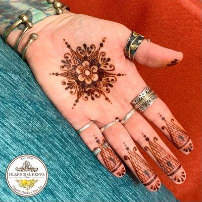 Organic henna stain at Island Girl Henna.