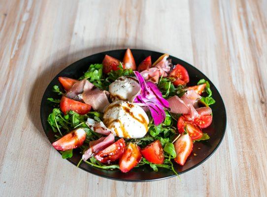 buratta salad with prosciutto