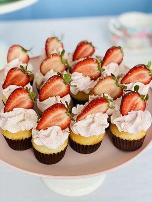 Strawberry mini cupcakes