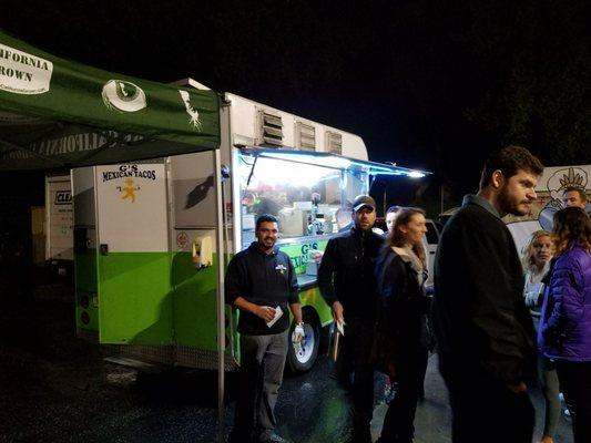 Te invitó a probar los mejores tacos y burritos  Como alambre campechanos choriquezo vegetarianos  asada pastor lengua cabeza