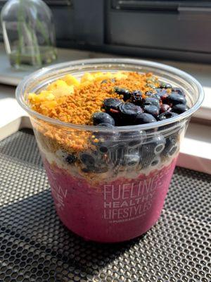 Electric pink pitaya bowl