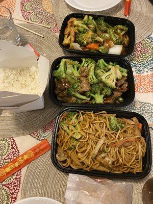 Veggie lo mein, beef and broccoli, and sautéed mixed vegetables