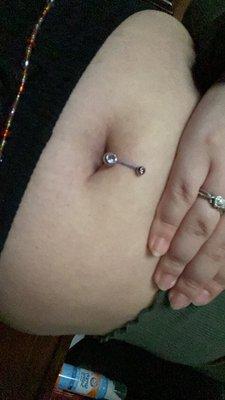 navel piercing